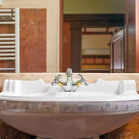 Hotel My *